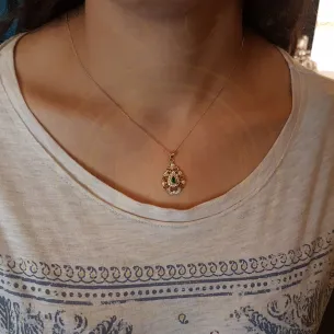 Chaîne Pendentif trés chic en or 18 carats 2